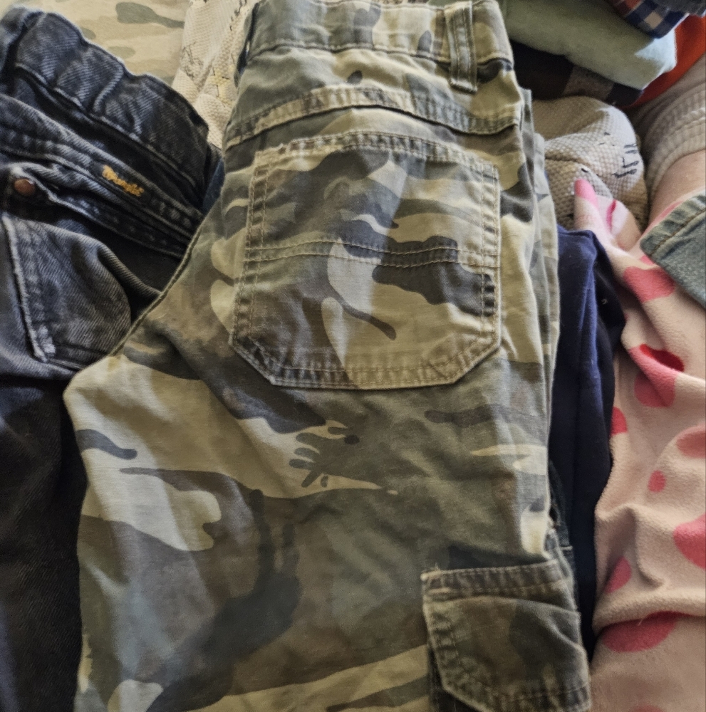 Wrangler cargo camo pants